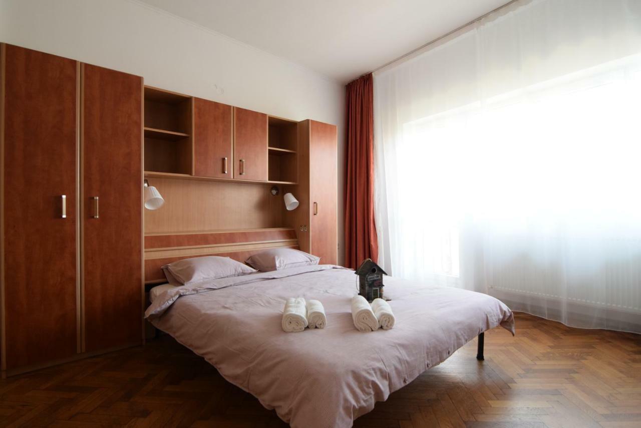 Resedinta Lui Calin - Downtown Park Cismigiu * Bucharest