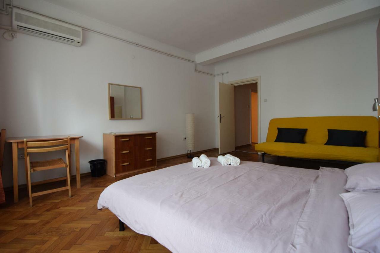 Resedinta Lui Calin - Downtown Park Cismigiu * Bucharest