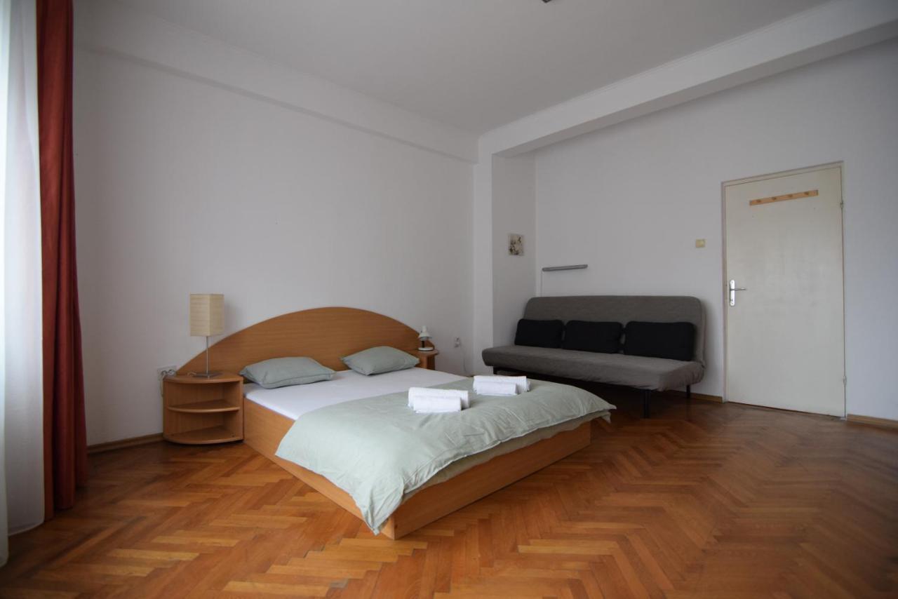 Resedinta Lui Calin - Downtown Park Cismigiu Apartment Bucharest