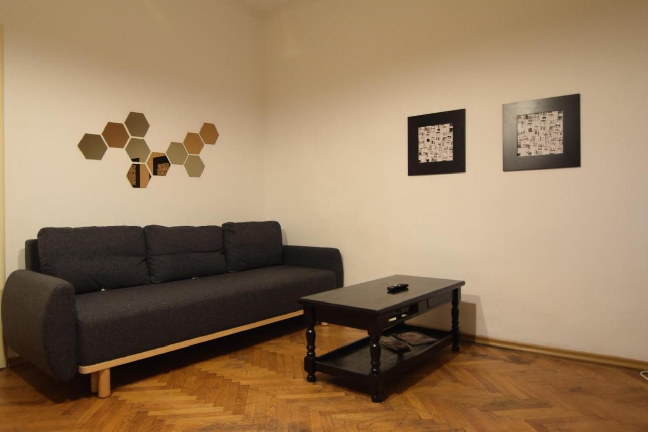 Resedinta Lui Calin - Downtown Park Cismigiu * Bucharest
